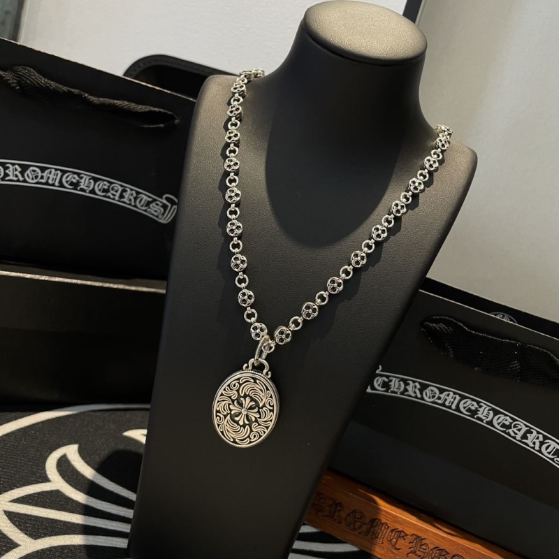 Ch*0me He**ts necklaces